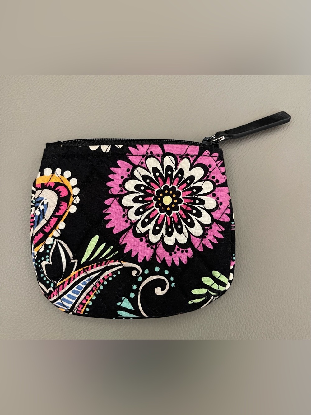 Vera Bradley Quilted Zip Pouch Set in Retired Bandana Swirl Pattern - Picture 8 of 10